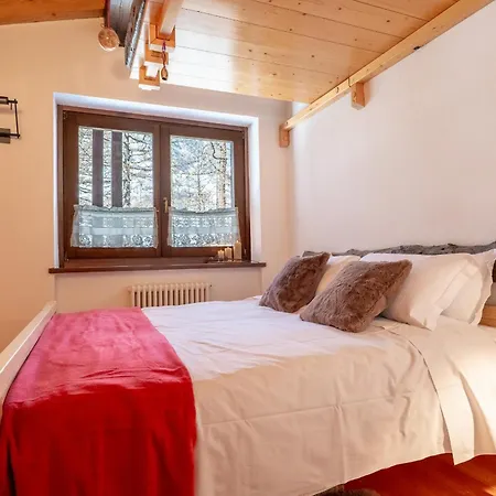 The Aimone - Historic Alpine Retreat 아파트