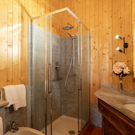 The Aimone - Historic Alpine Retreat 아파트